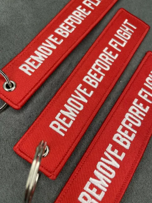 Брелок ремувка на ключи авто Remove Before Flight