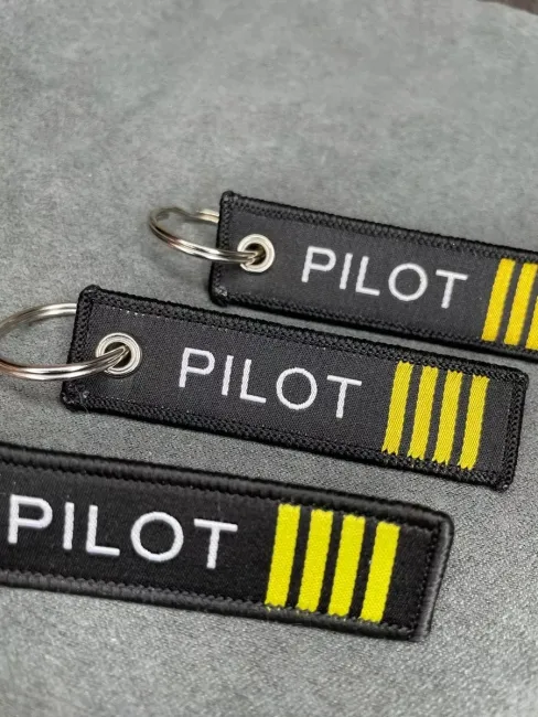 Мини тканевый брелок ремувка Pilot Пилот