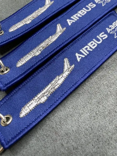 Двухсторонний тканевый брелок ремувка AIRBUS A350X