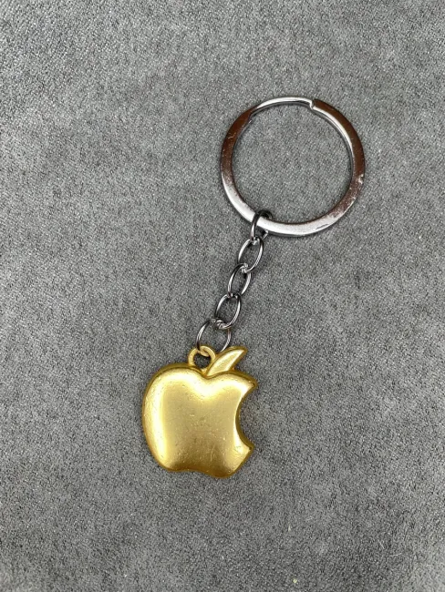 Металлический брелок Apple Яблоко