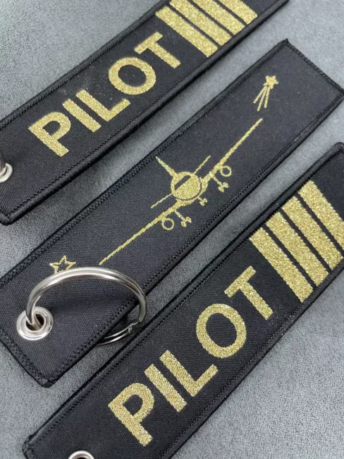Двухсторонний тканевый брелок ремувка Pilot Пилот