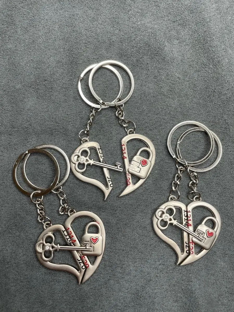 Металлические парные брелки для влюбленных LoVe