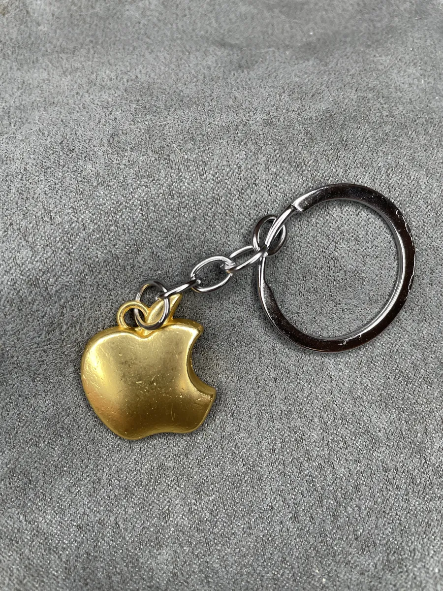 Металлический брелок Apple Яблоко