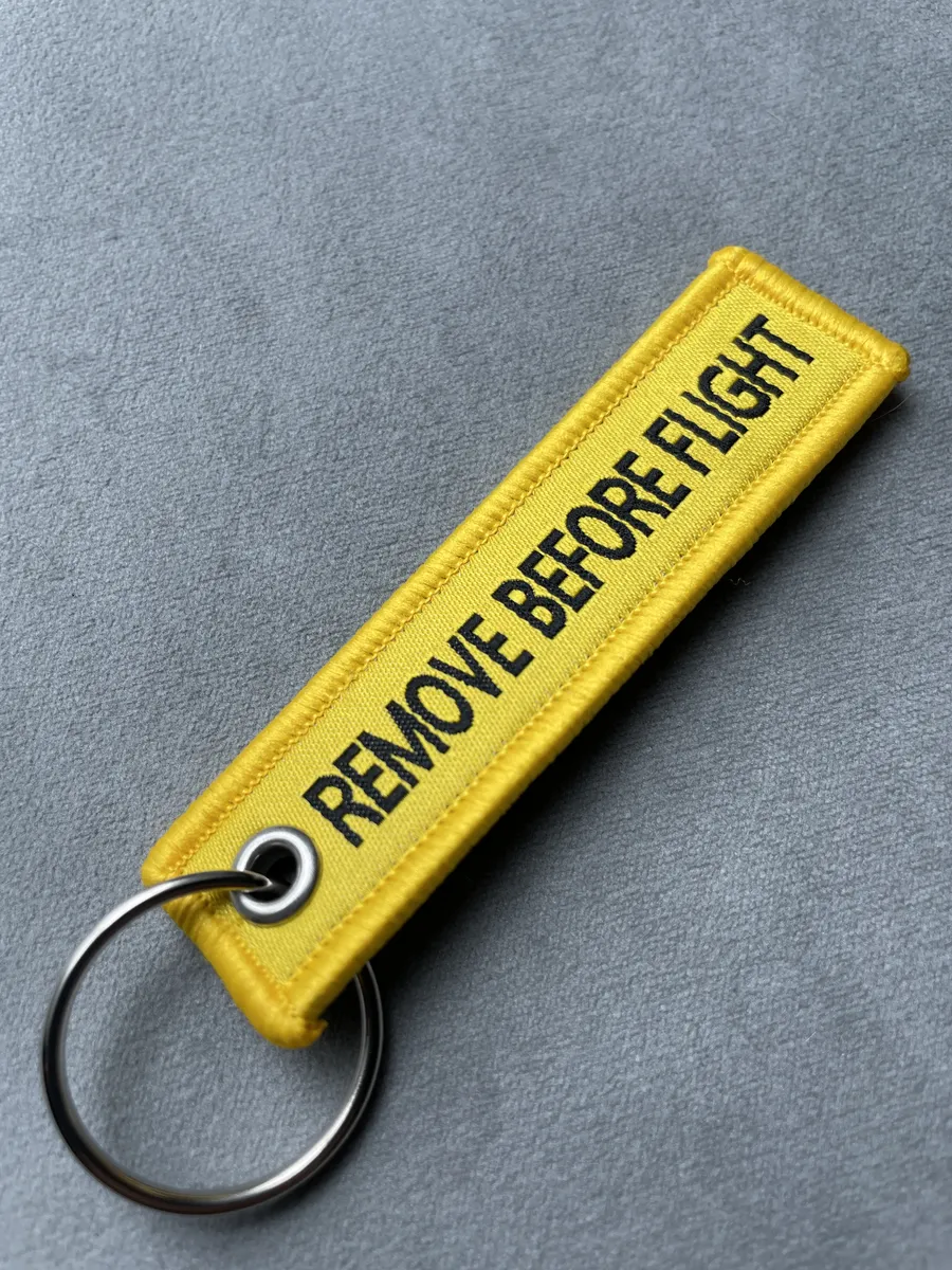 Мини тканевый брелок ремувка Remove Before Flight