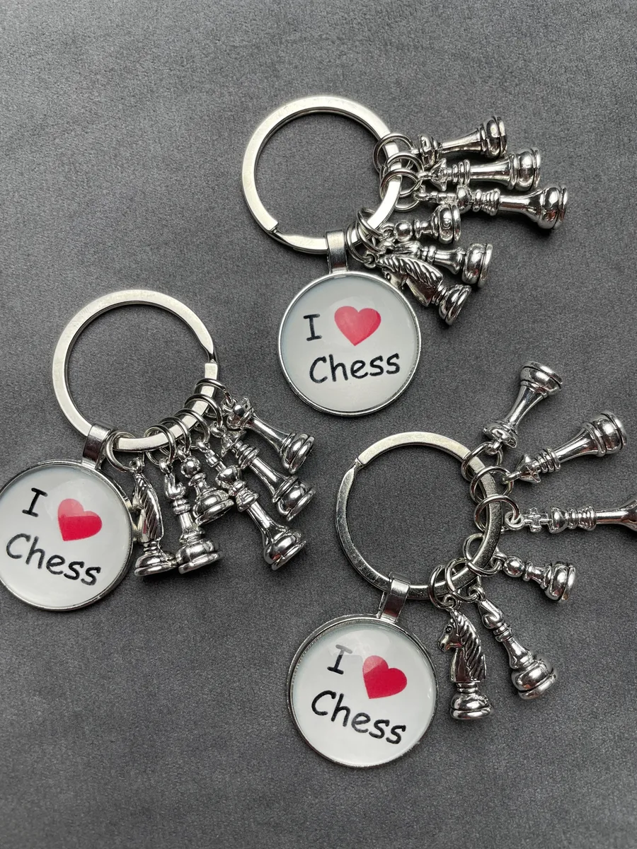 Металлический брелок I Love Chess шахматы